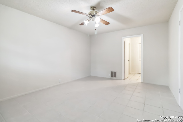 Listing photo id 11 for 10514 Merritime Ct