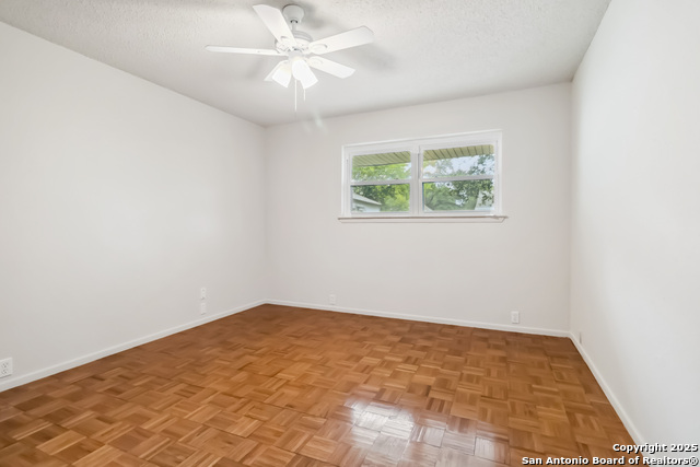 Listing photo id 18 for 10514 Merritime Ct