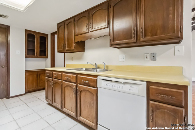 Listing photo id 6 for 10514 Merritime Ct