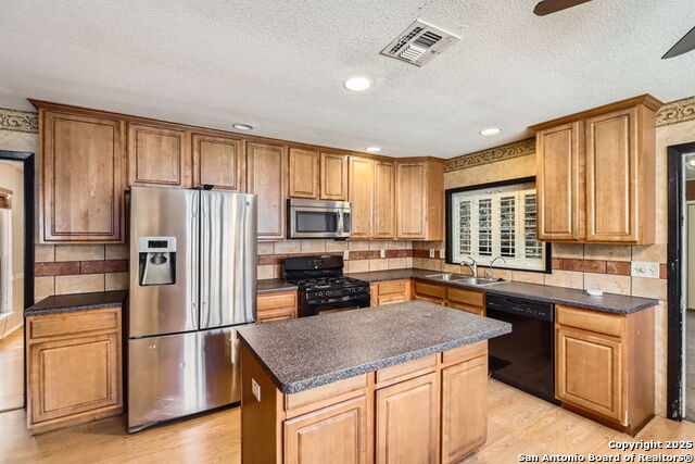 Image 7 of 16 For 13802 Norland