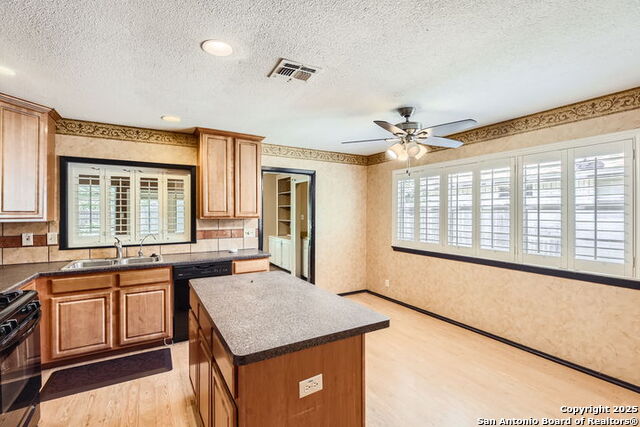 Image 8 of 16 For 13802 Norland