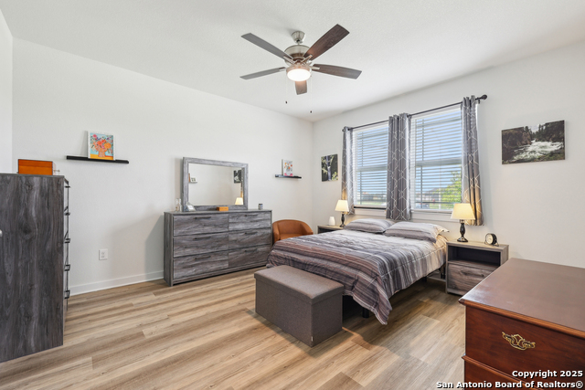 Listing photo id 12 for 306 Banff  