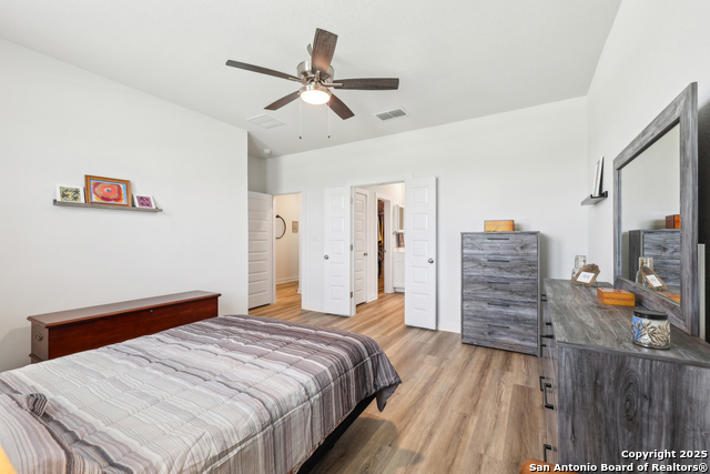 Listing photo id 14 for 306 Banff  