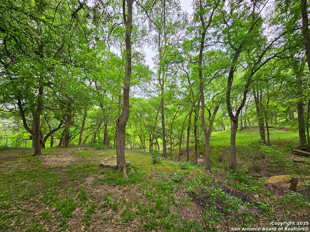 Image 20 of 34 For 1600 River Trl