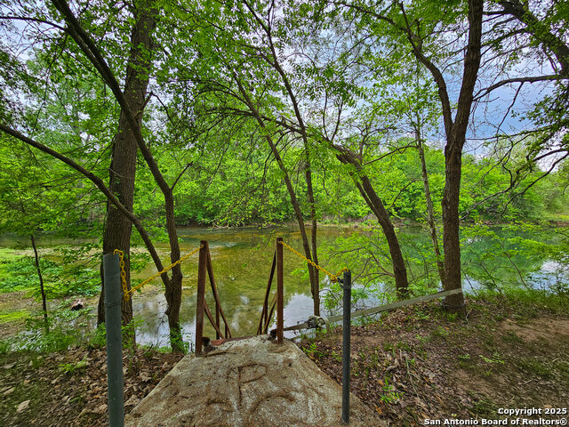 Image 29 of 34 For 1600 River Trl