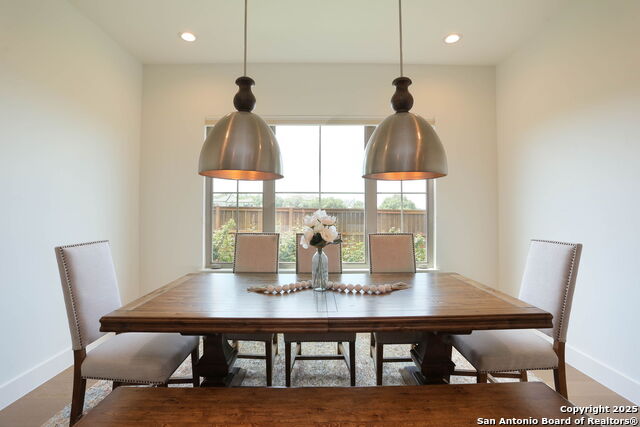 Image 11 of 31 For 101 Chama Dr