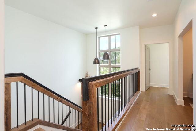 Image 18 of 31 For 101 Chama Dr