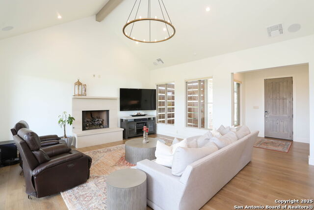 Image 6 of 31 For 101 Chama Dr