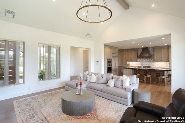 Image 7 of 31 For 101 Chama Dr