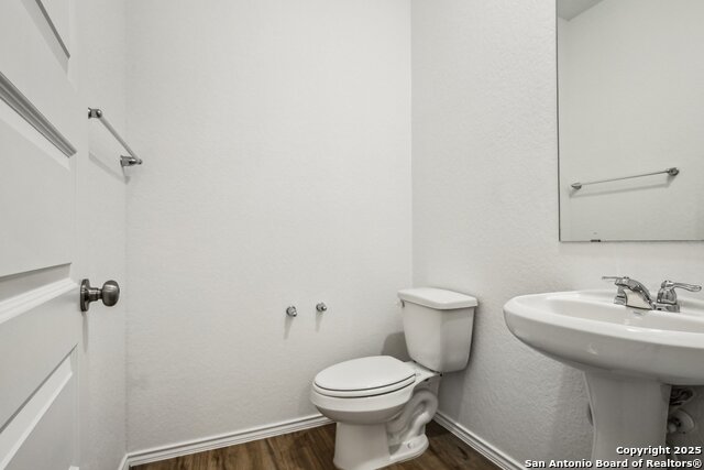 Image 15 of 48 For 4422 Chandler Rd 26