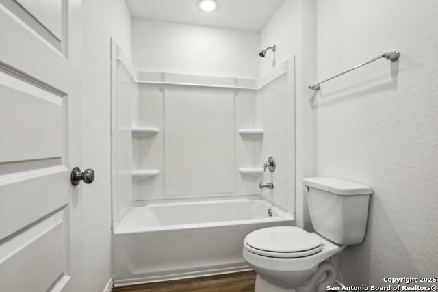 Image 30 of 48 For 4422 Chandler Rd 26