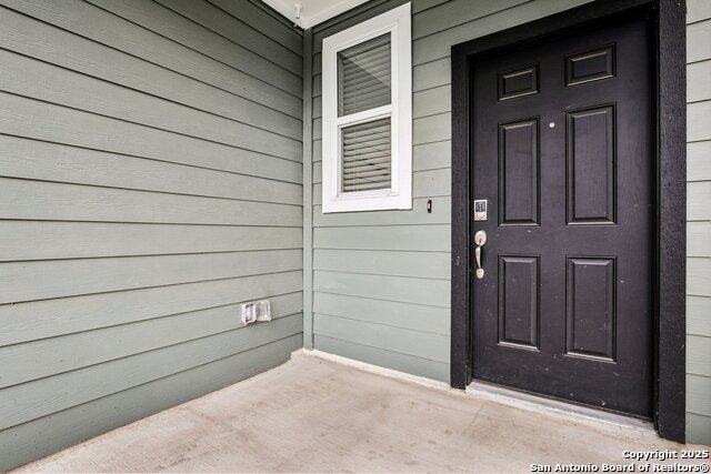 Image 5 of 48 For 4422 Chandler Rd 26