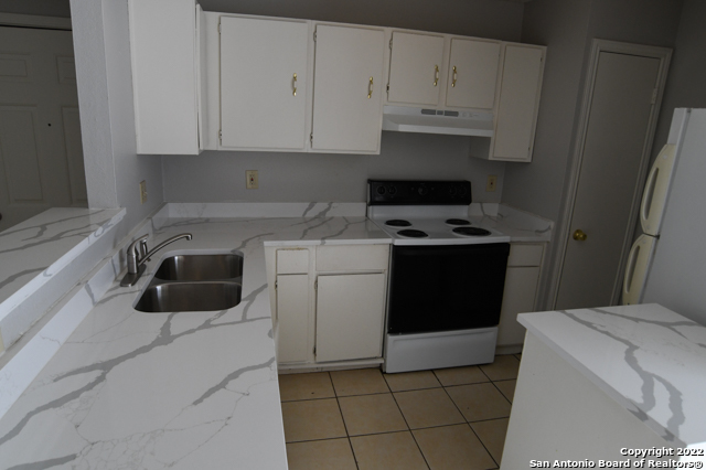 Image 5 of 14 For 8866 Meadow Range St