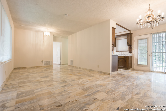 Listing photo id 1 for 230 Ravenhill