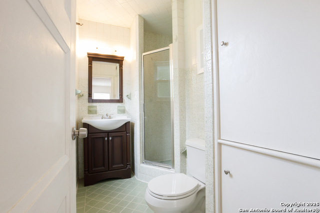 Listing photo id 5 for 230 Ravenhill