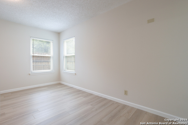 Listing photo id 6 for 230 Ravenhill