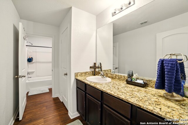Listing photo id 16 for 15237 Snug Harbor