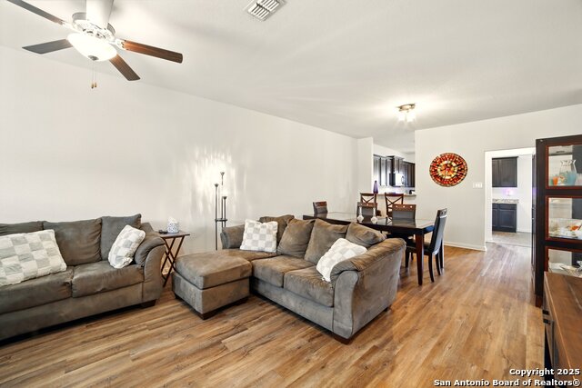 Listing photo id 2 for 15237 Snug Harbor