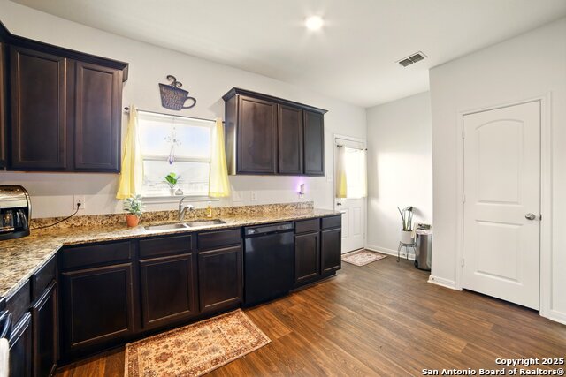 Listing photo id 4 for 15237 Snug Harbor