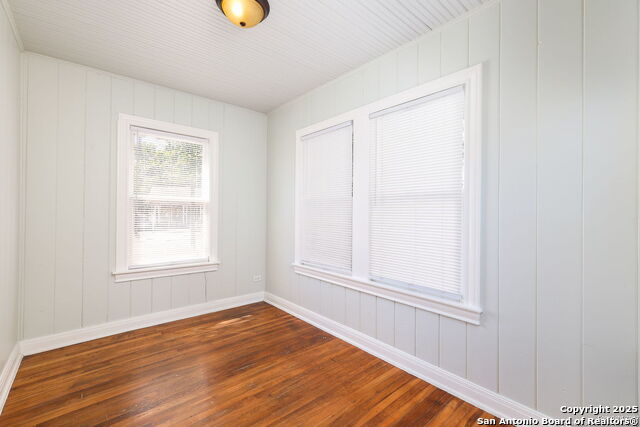 Image 6 of 12 For 1601 West Craig Pl  2