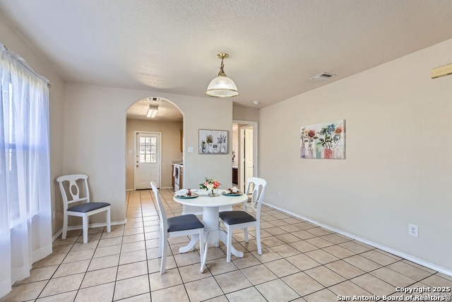 Image 4 of 13 For 8803 Fenwood