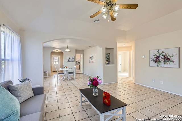 Image 5 of 13 For 8803 Fenwood