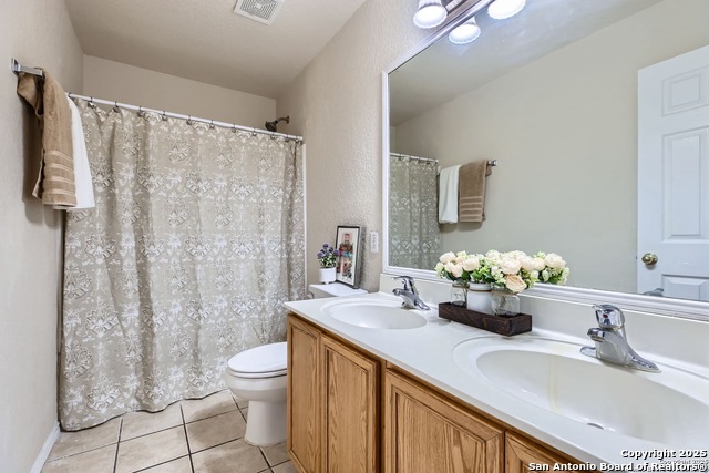 Image 7 of 13 For 8803 Fenwood