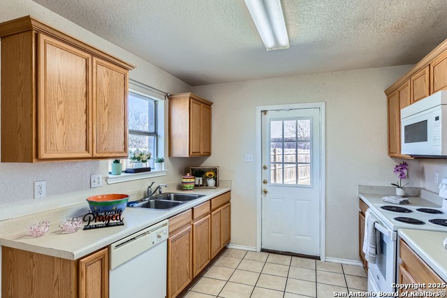 Image 9 of 13 For 8803 Fenwood