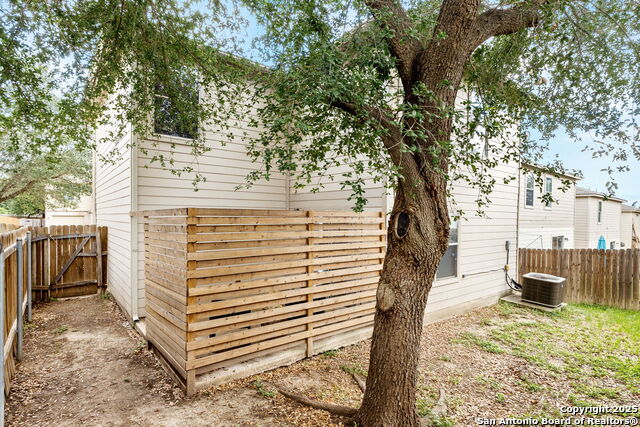 Listing photo id 25 for 846 Barrel Pt
