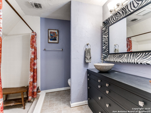 Listing photo id 9 for 3772 Spring Branch Rd