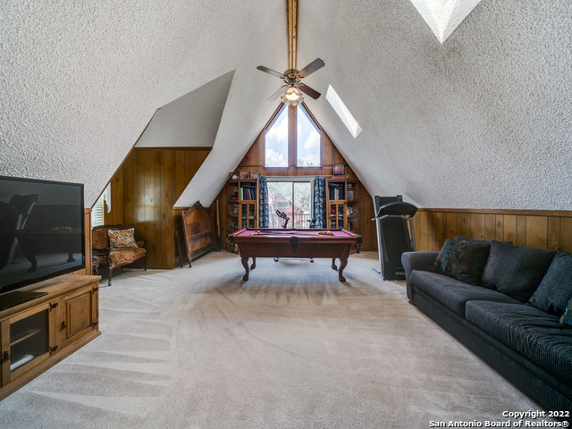 Listing photo id 10 for 3772 Spring Branch Rd