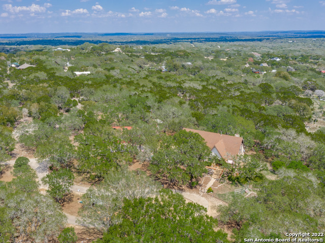 Listing photo id 21 for 3772 Spring Branch Rd