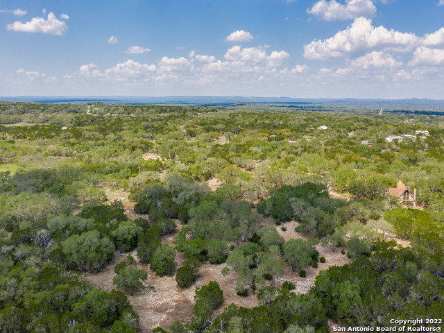 Listing photo id 23 for 3772 Spring Branch Rd