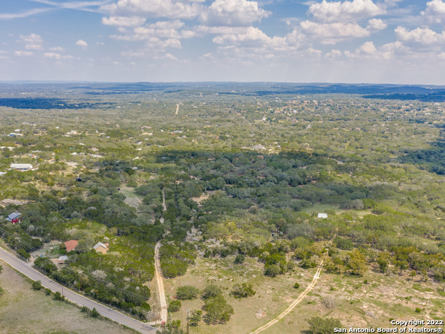Listing photo id 24 for 3772 Spring Branch Rd