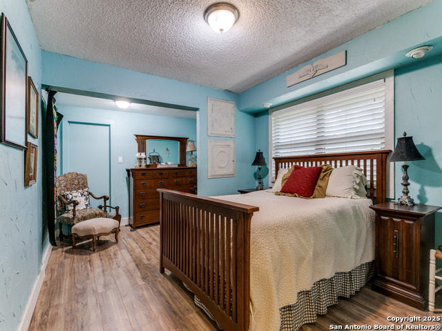 Listing photo id 5 for 3772 Spring Branch Rd