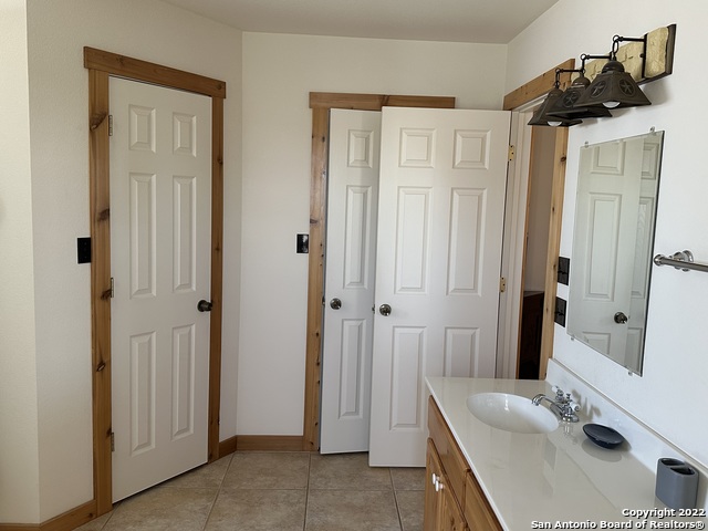 Image 12 of 16 For 466 Wood View Cir