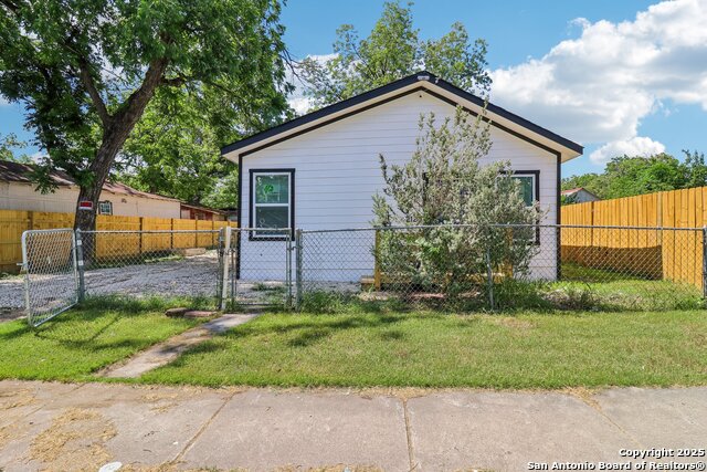 Image 2 of 23 For 2120 San Fernando