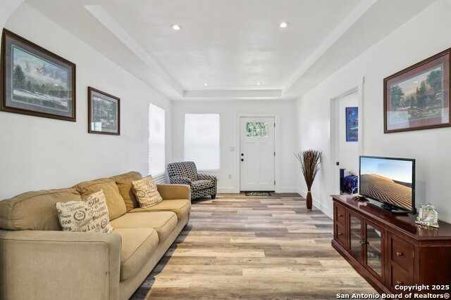 Image 7 of 23 For 2120 San Fernando