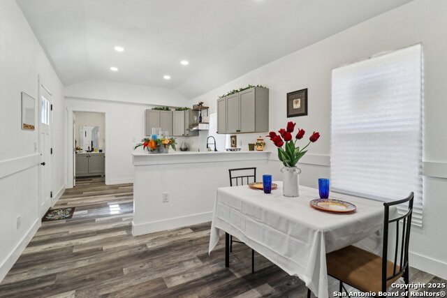 Image 8 of 23 For 2120 San Fernando