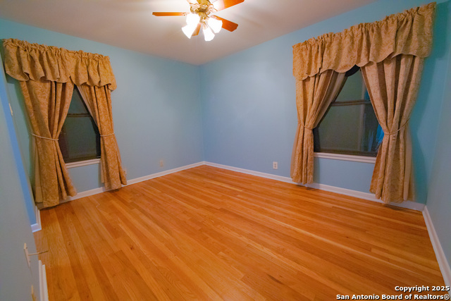 Image 24 of 36 For 4722 Creekmoor
