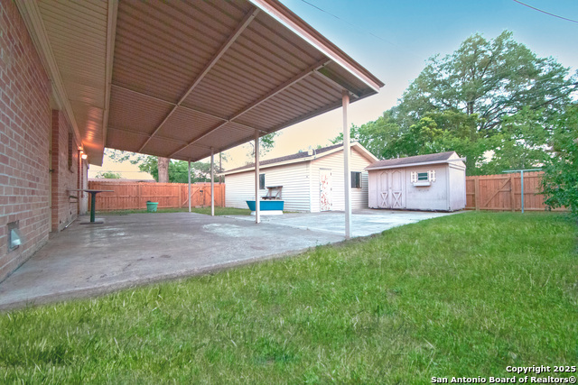 Image 5 of 36 For 4722 Creekmoor