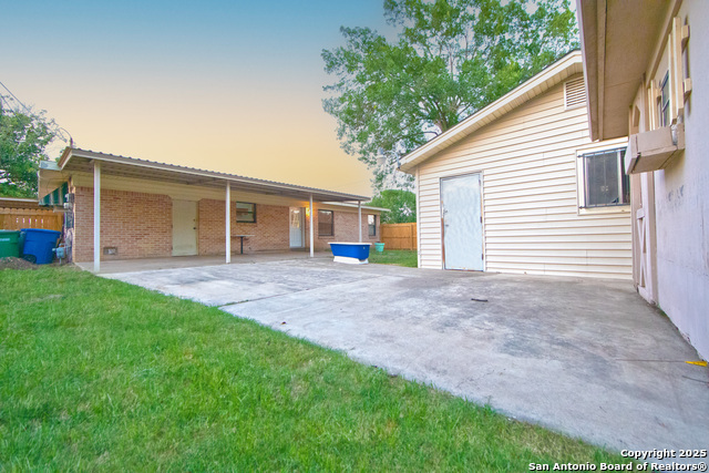 Image 6 of 36 For 4722 Creekmoor