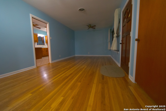 Image 9 of 36 For 4722 Creekmoor