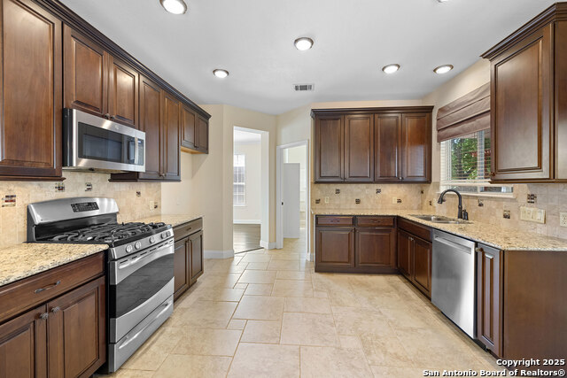 Image 11 of 48 For 22315 Navasota Cir