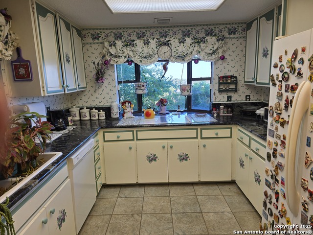 Image 11 of 44 For 9840 Tower View