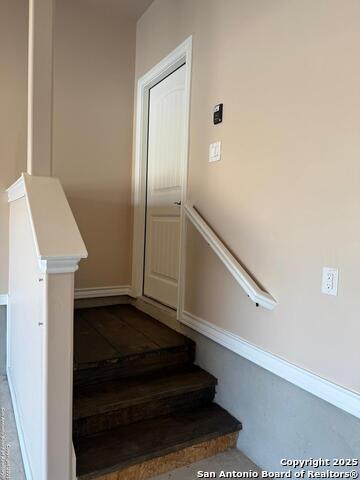 Listing photo id 7 for 15319 Comanche