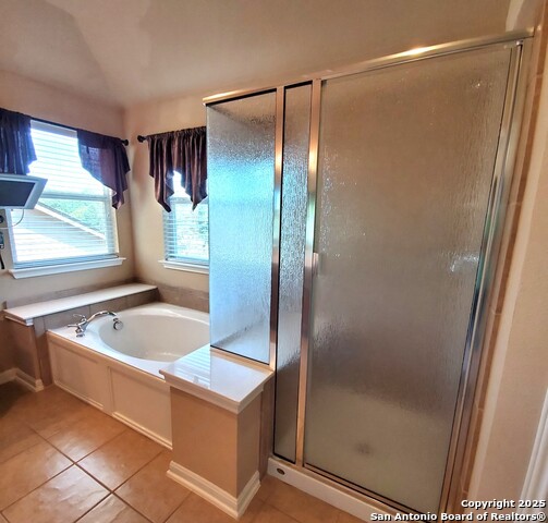 Image 19 of 28 For 310 Royal Troon Dr