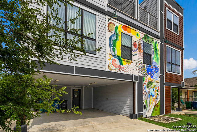 Listing photo id 0 for 225 Pine S 101