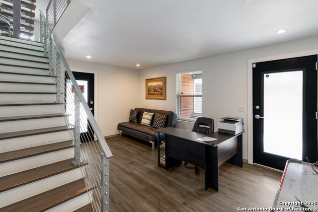 Listing photo id 23 for 225 Pine S 101