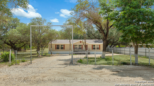 Details for 823 County Road 6850, Lytle, TX 78052